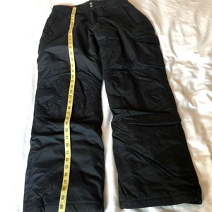 Mens Firefly brand black snow-pants.  In excellent used condition size XL.